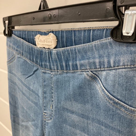 Altar’d State Light Wash Jeans - Picture 3 of 4